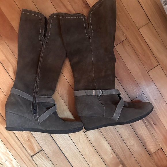 GEOX Respira Brown Suede Wedge Boots – Size 39.5 
(Fits Small!! See pics) - Picture 1 of 3